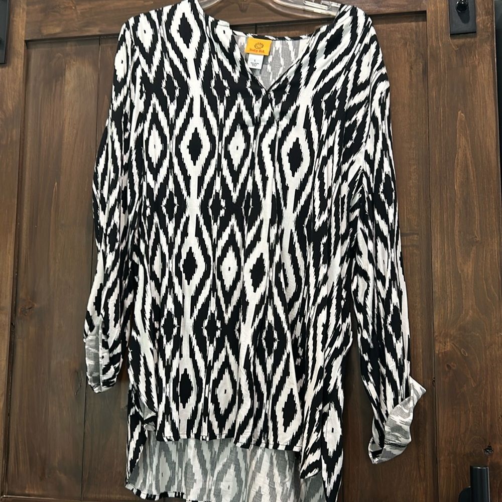 E225 Ruby Rd Sz. L Black & White Top Women's EUC